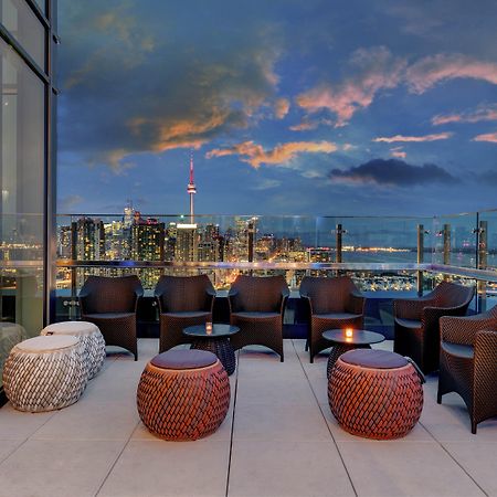 Hotel X Toronto, A Destination By Hyatt Hotel Exterior foto View from the rooftop terrace